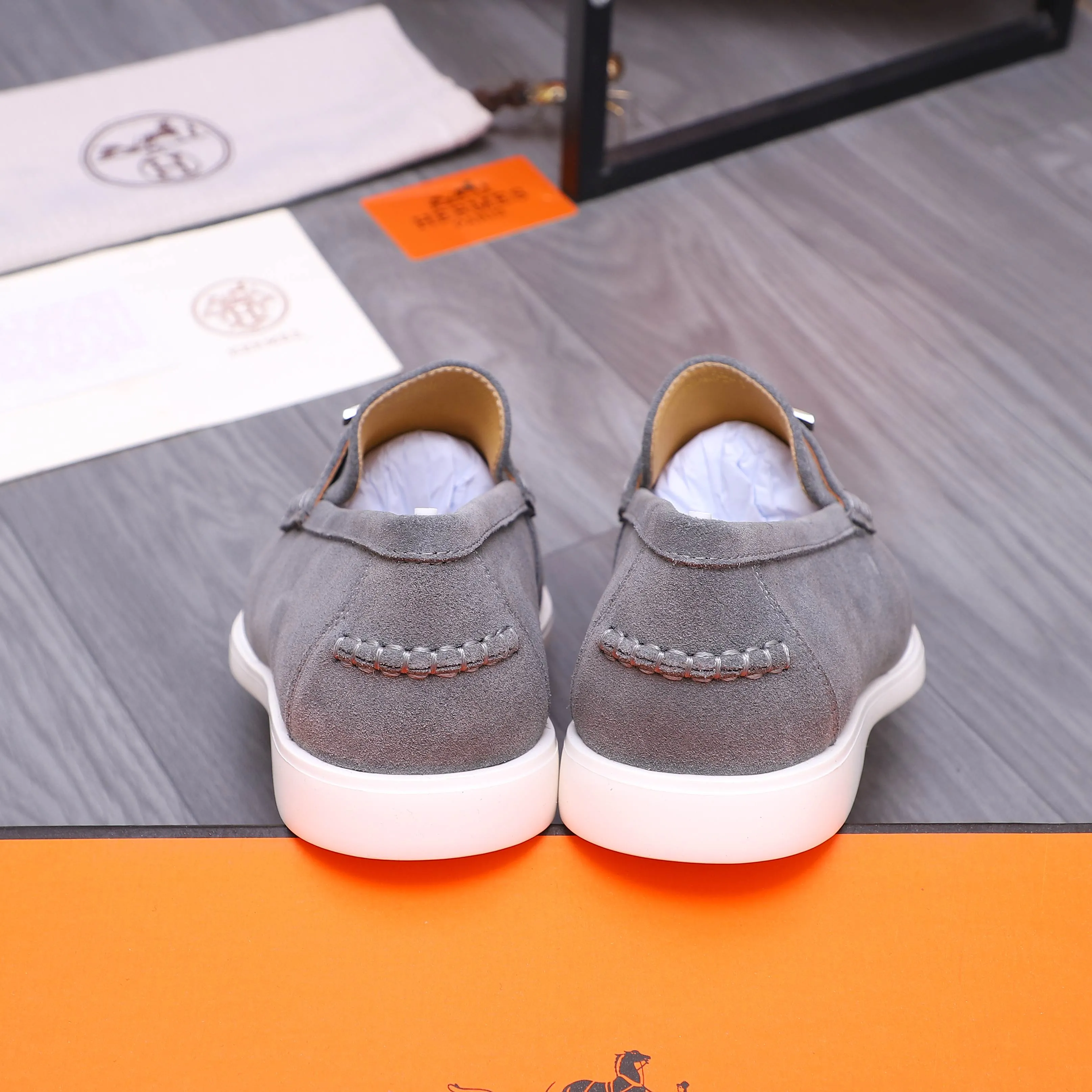 Men's shoes 💰p560 Product trademark: HERMES "Hermès" casual slip-on men's shoes. Regular size: 38-46 (45.46 is custom-made and non-refundable) Product materials: Selected frosted cowhide upper, cowhide lining, original foam rubber ultra-light sole